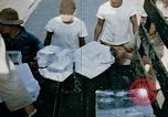 Standbild alien Haftanstalt essen Lieferung Crystal City Texas USA, 1943, aus Sekunde 47 historischem Filmmaterial Videoclip 65675072066