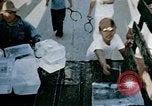 Standbild alien Haftanstalt essen Lieferung Crystal City Texas USA, 1943, aus Sekunde 48 historischem Filmmaterial Videoclip 65675072066