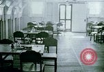 Immagine di Alien internamento centro facility da pranzo Crystal City Texas USA, 1943, secondo 3 filmato di repertorio 65675072068
