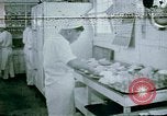 Immagine di Alien internamento centro facility da pranzo Crystal City Texas USA, 1943, secondo 9 filmato di repertorio 65675072068