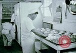 Immagine di Alien internamento centro facility da pranzo Crystal City Texas USA, 1943, secondo 11 filmato di repertorio 65675072068