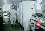 Immagine di Alien internamento centro facility da pranzo Crystal City Texas USA, 1943, secondo 13 filmato di repertorio 65675072068