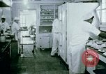 Immagine di Alien internamento centro facility da pranzo Crystal City Texas USA, 1943, secondo 14 filmato di repertorio 65675072068