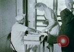 Immagine di Alien internamento centro facility da pranzo Crystal City Texas USA, 1943, secondo 42 filmato di repertorio 65675072068