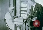 Immagine di Alien internamento centro facility da pranzo Crystal City Texas USA, 1943, secondo 43 filmato di repertorio 65675072068