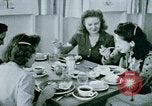Immagine di Alien internamento centro facility da pranzo Crystal City Texas USA, 1943, secondo 53 filmato di repertorio 65675072068