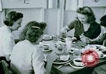 Immagine di Alien internamento centro facility da pranzo Crystal City Texas USA, 1943, secondo 54 filmato di repertorio 65675072068