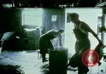 Standbild Alien Internierung nähen Projekte Crystal City Texas USA, 1943, aus Sekunde 1 historischem Filmmaterial Videoclip 65675072071