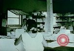 Standbild Alien Internierung nähen Projekte Crystal City Texas USA, 1943, aus Sekunde 11 historischem Filmmaterial Videoclip 65675072071