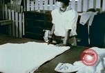 Standbild Alien Internierung nähen Projekte Crystal City Texas USA, 1943, aus Sekunde 58 historischem Filmmaterial Videoclip 65675072071