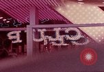 Standbild Vintage Leuchtreklamen von Las Vegas Casinos Las Vegas Nevada USA, 1958, aus Sekunde 25 historischem Filmmaterial Videoclip 65675072080