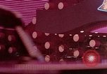 Standbild Vintage Leuchtreklamen von Las Vegas Casinos Las Vegas Nevada USA, 1958, aus Sekunde 26 historischem Filmmaterial Videoclip 65675072080