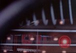 Standbild Vintage Leuchtreklamen von Las Vegas Casinos Las Vegas Nevada USA, 1958, aus Sekunde 30 historischem Filmmaterial Videoclip 65675072080