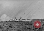 Immagine di Marina degli Stati Uniti Task Force 58 Okinawa isole Ryukyu, 1945, secondo 11 filmato di repertorio 65675072093