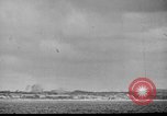 Immagine di Marina degli Stati Uniti Task Force 58 Okinawa isole Ryukyu, 1945, secondo 28 filmato di repertorio 65675072093