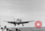 Standbild US Navy Task Force 58 Okinawa Ryukyu Inseln, 1945, aus Sekunde 13 historischem Filmmaterial Videoclip 65675072094