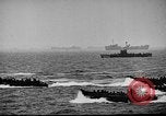 Immagine di Marina degli Stati Uniti Task Force 58 nella seconda guerra mondiale Okinawa isole Ryukyu, 1945, secondo 14 filmato di repertorio 65675072095