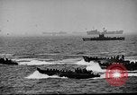 Immagine di Marina degli Stati Uniti Task Force 58 nella seconda guerra mondiale Okinawa isole Ryukyu, 1945, secondo 15 filmato di repertorio 65675072095