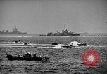 Immagine di Marina degli Stati Uniti Task Force 58 nella seconda guerra mondiale Okinawa isole Ryukyu, 1945, secondo 18 filmato di repertorio 65675072095