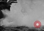 Immagine di Marina degli Stati Uniti Task Force 58 nella seconda guerra mondiale Okinawa isole Ryukyu, 1945, secondo 29 filmato di repertorio 65675072095