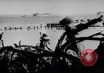 Immagine di Marina degli Stati Uniti Task Force 58 nella seconda guerra mondiale Okinawa isole Ryukyu, 1945, secondo 32 filmato di repertorio 65675072095