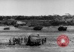Immagine di Marina degli Stati Uniti Task Force 58 Okinawa isole Ryukyu, 1945, secondo 14 filmato di repertorio 65675072097