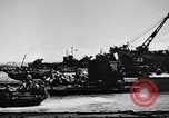 Immagine di Marina degli Stati Uniti Task Force 58 Okinawa isole Ryukyu, 1945, secondo 16 filmato di repertorio 65675072097