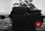 Immagine di Marina degli Stati Uniti Task Force 58 Okinawa isole Ryukyu, 1945, secondo 22 filmato di repertorio 65675072097