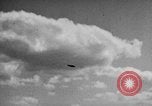 Immagine di Marina degli Stati Uniti Task Force 58 Okinawa isole Ryukyu, 1945, secondo 35 filmato di repertorio 65675072097