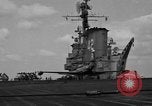 Standbild USS Franklin D Roosevelt Atlantik, 1952, aus Sekunde 53 historischem Filmmaterial Videoclip 65675072117