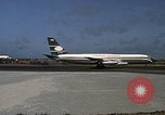 Standbild Flugzeuge Vietnam, 1968, aus Sekunde 17 historischem Filmmaterial Videoclip 65675072135