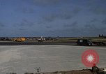 Standbild Flugzeuge Vietnam, 1968, aus Sekunde 30 historischem Filmmaterial Videoclip 65675072135