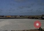 Standbild Flugzeuge Vietnam, 1968, aus Sekunde 31 historischem Filmmaterial Videoclip 65675072135