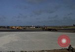 Standbild Flugzeuge Vietnam, 1968, aus Sekunde 32 historischem Filmmaterial Videoclip 65675072135