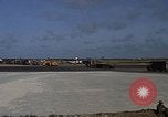 Standbild Flugzeuge Vietnam, 1968, aus Sekunde 33 historischem Filmmaterial Videoclip 65675072135