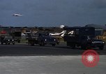 Standbild Flugzeuge Vietnam, 1968, aus Sekunde 41 historischem Filmmaterial Videoclip 65675072135