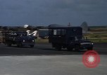 Standbild Flugzeuge Vietnam, 1968, aus Sekunde 42 historischem Filmmaterial Videoclip 65675072135