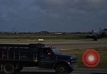 Standbild Flugzeuge Vietnam, 1968, aus Sekunde 51 historischem Filmmaterial Videoclip 65675072135