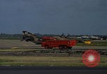 Standbild Flugzeuge Vietnam, 1968, aus Sekunde 60 historischem Filmmaterial Videoclip 65675072135