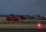 Standbild Flugzeuge Vietnam, 1968, aus Sekunde 61 historischem Filmmaterial Videoclip 65675072135