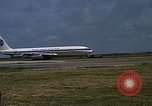 Standbild verschiedene Flugzeuge Vietnam, 1968, aus Sekunde 6 historischem Filmmaterial Videoclip 65675072136