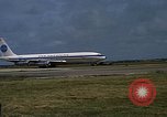 Standbild verschiedene Flugzeuge Vietnam, 1968, aus Sekunde 7 historischem Filmmaterial Videoclip 65675072136