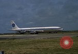 Standbild verschiedene Flugzeuge Vietnam, 1968, aus Sekunde 14 historischem Filmmaterial Videoclip 65675072136