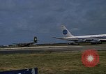 Standbild verschiedene Flugzeuge Vietnam, 1968, aus Sekunde 24 historischem Filmmaterial Videoclip 65675072136