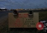 Standbild verschiedene Flugzeuge Vietnam, 1968, aus Sekunde 31 historischem Filmmaterial Videoclip 65675072136
