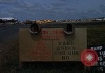 Standbild verschiedene Flugzeuge Vietnam, 1968, aus Sekunde 33 historischem Filmmaterial Videoclip 65675072136
