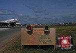 Standbild verschiedene Flugzeuge Vietnam, 1968, aus Sekunde 59 historischem Filmmaterial Videoclip 65675072136