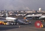 Standbild verschiedene Flugzeuge Vietnam, 1968, aus Sekunde 3 historischem Filmmaterial Videoclip 65675072137