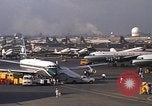 Standbild verschiedene Flugzeuge Vietnam, 1968, aus Sekunde 5 historischem Filmmaterial Videoclip 65675072137