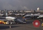 Standbild verschiedene Flugzeuge Vietnam, 1968, aus Sekunde 9 historischem Filmmaterial Videoclip 65675072137